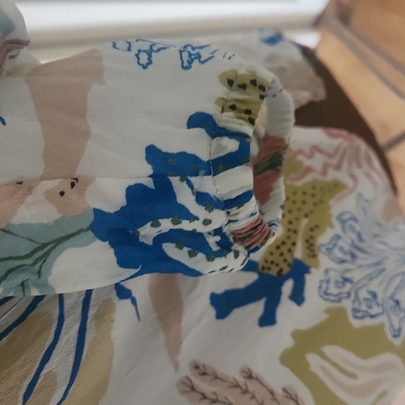 Spartina 449 Cora Seafoam Mermaids Split V-neck 100% Silk Blouse Size S - Picture 6 of 11